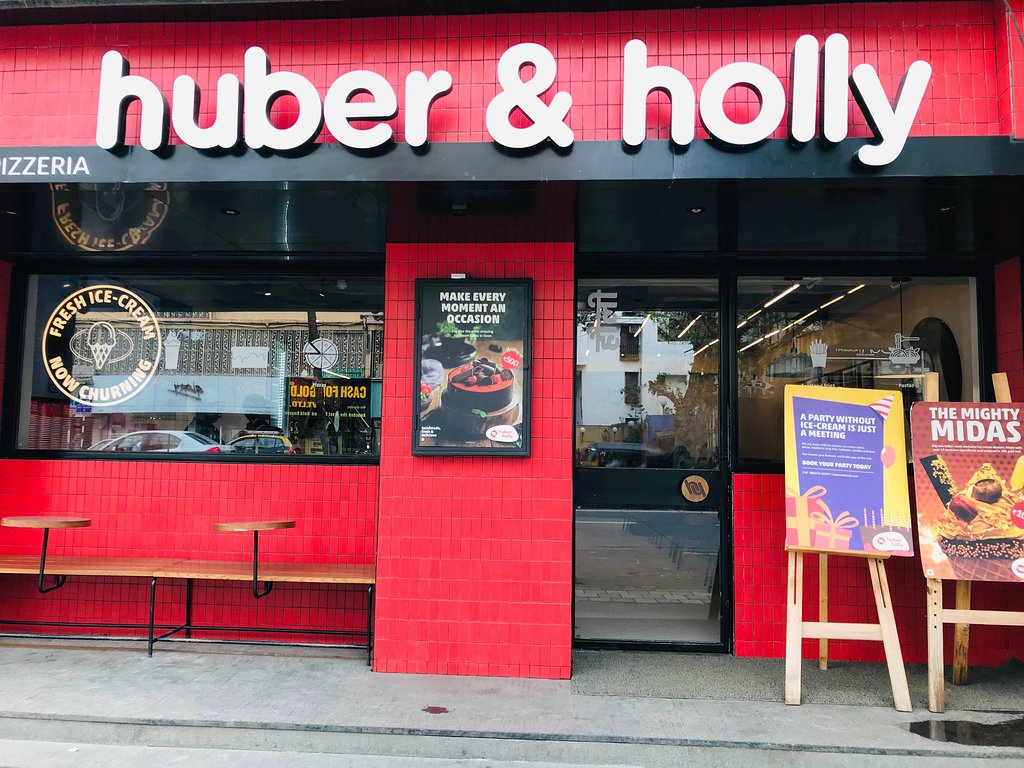 Huber & Holly (Photo Credit - @huber&holly via Instagram)