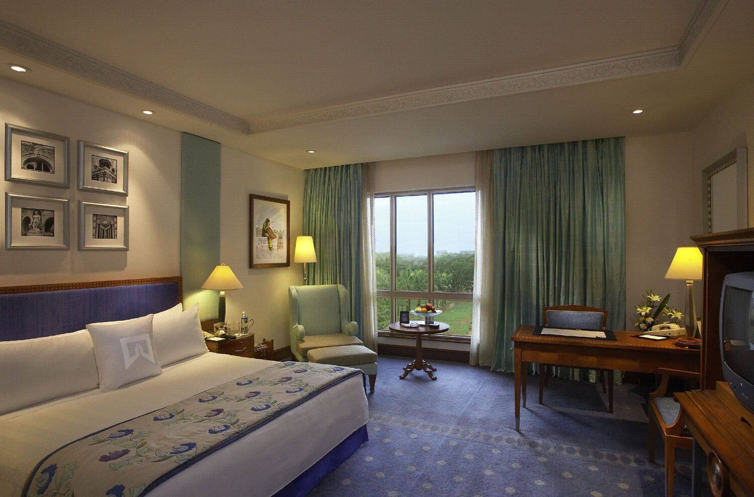 Executive Club Room at ITC Maratha