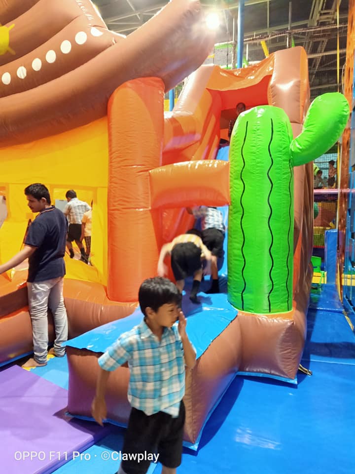 Play Zone at Claw Plaw