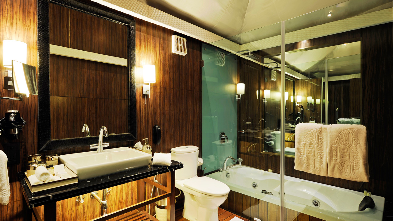 Bathroom at Della Resort 