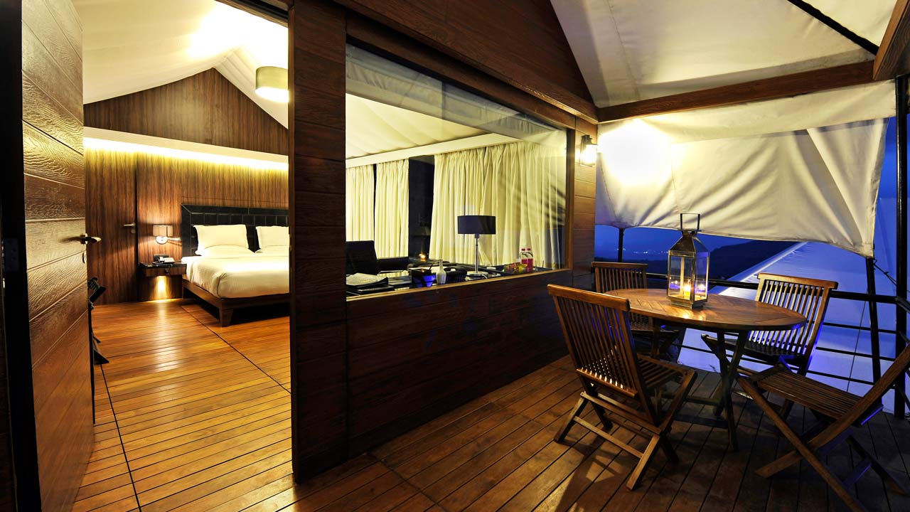 Room at Della Resort