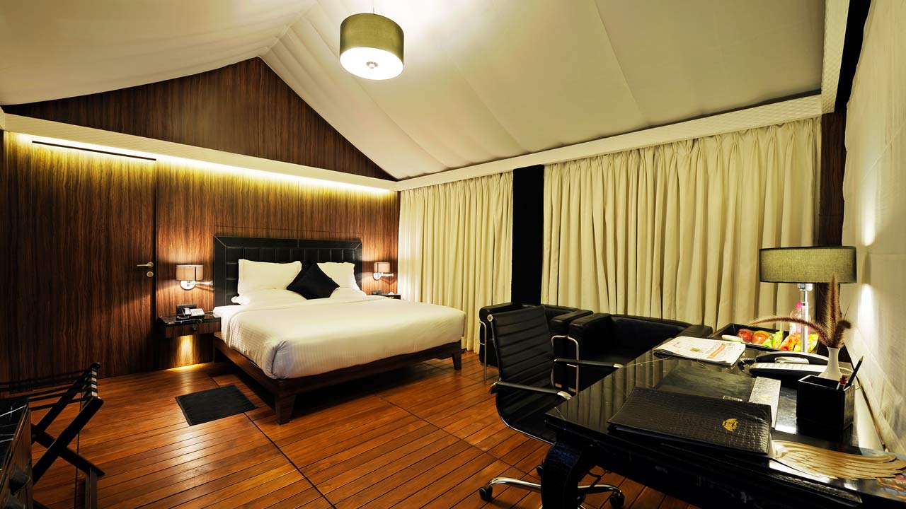 Room at Della Resort