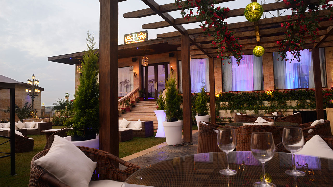 Restaurant at Della Resort 