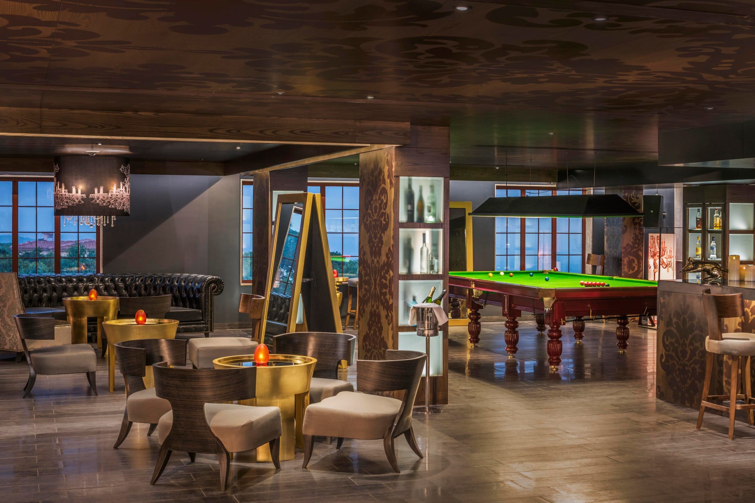 Longitude Bar at Le Méridien Resort 