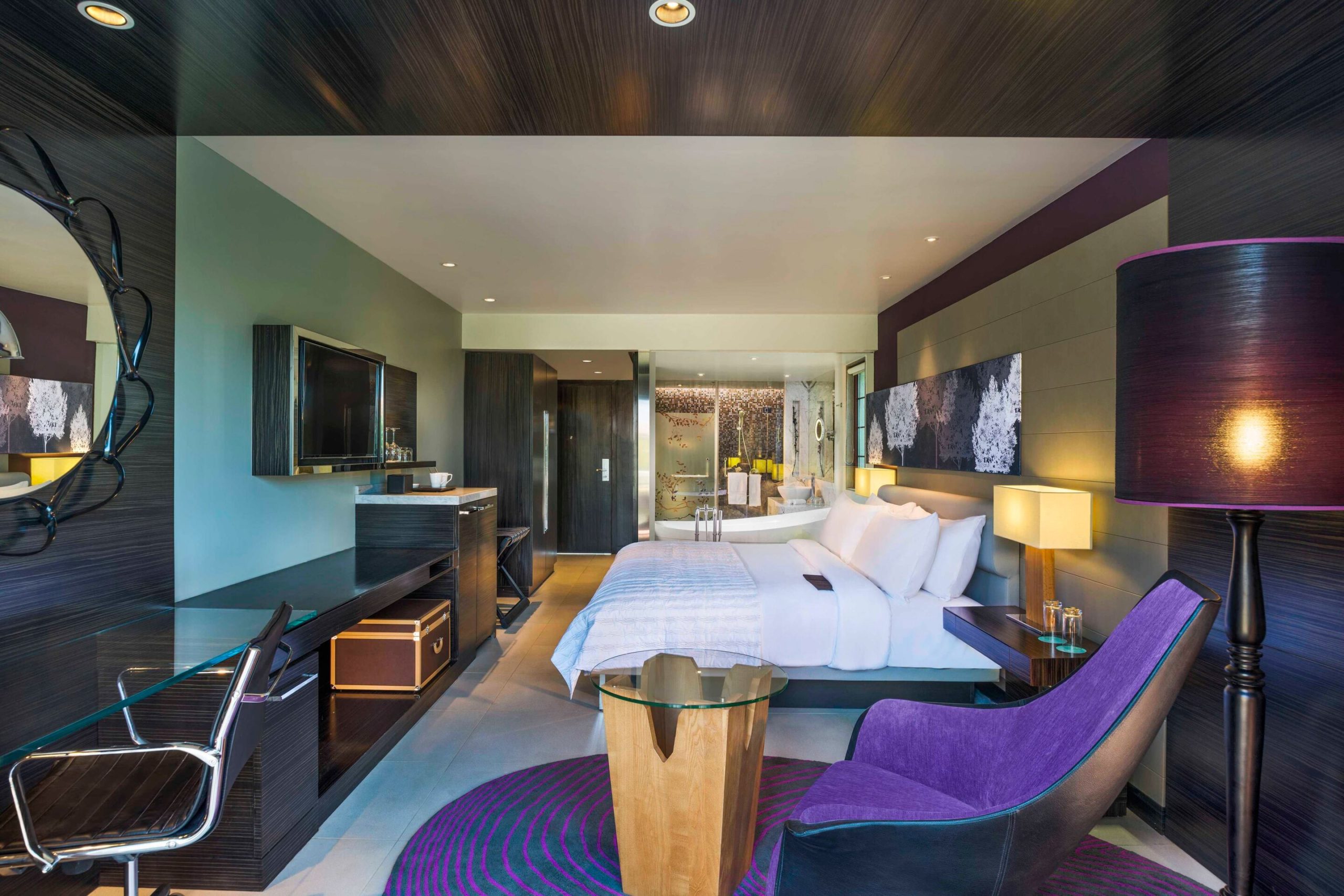 Classic Valley King Room at Le Méridien Resort 