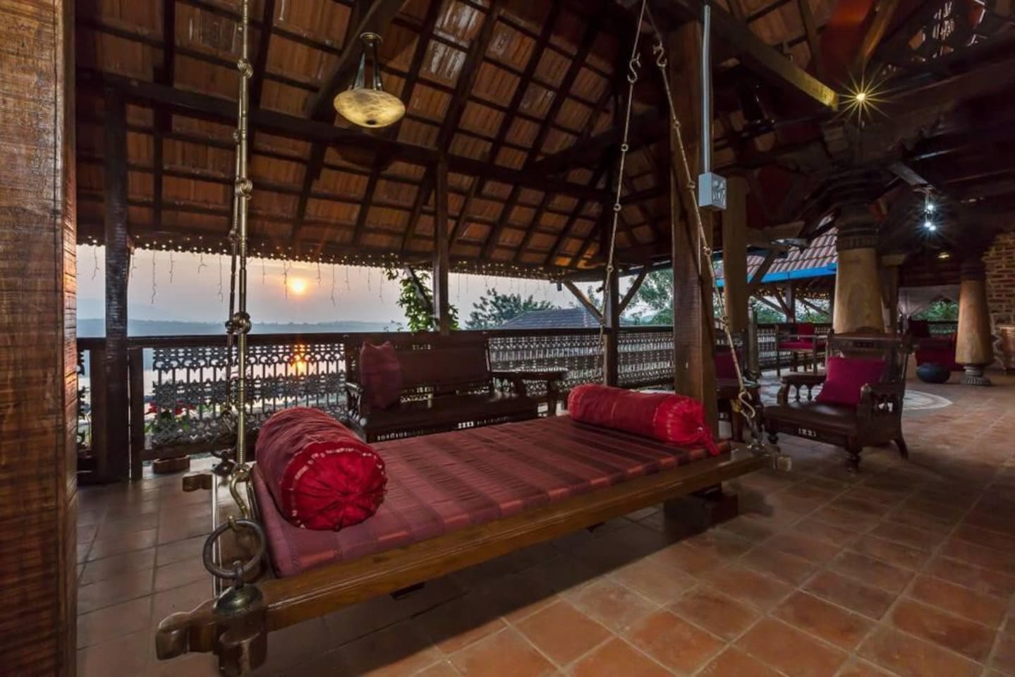 Upper Level Deck