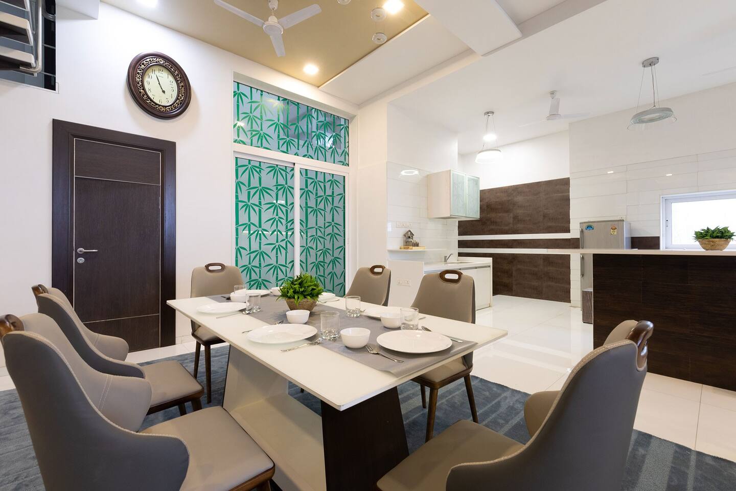 Dining Area at Aurus Grande