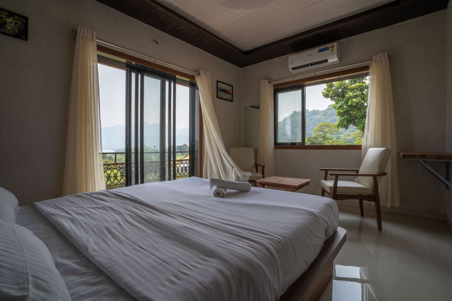 Bedroom at Leisurely By The Foothills